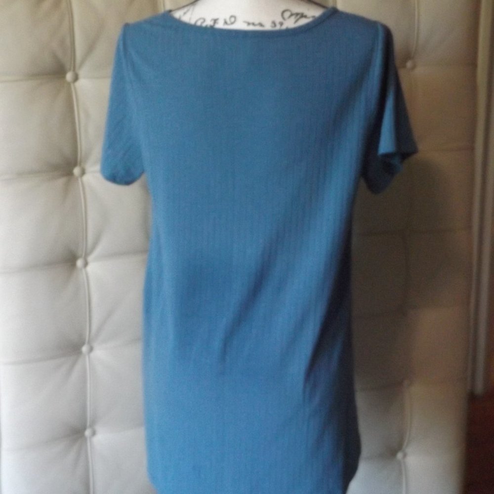Price Drop! LulaRoe Blue Ribbed Tee - Picture 2 of 3